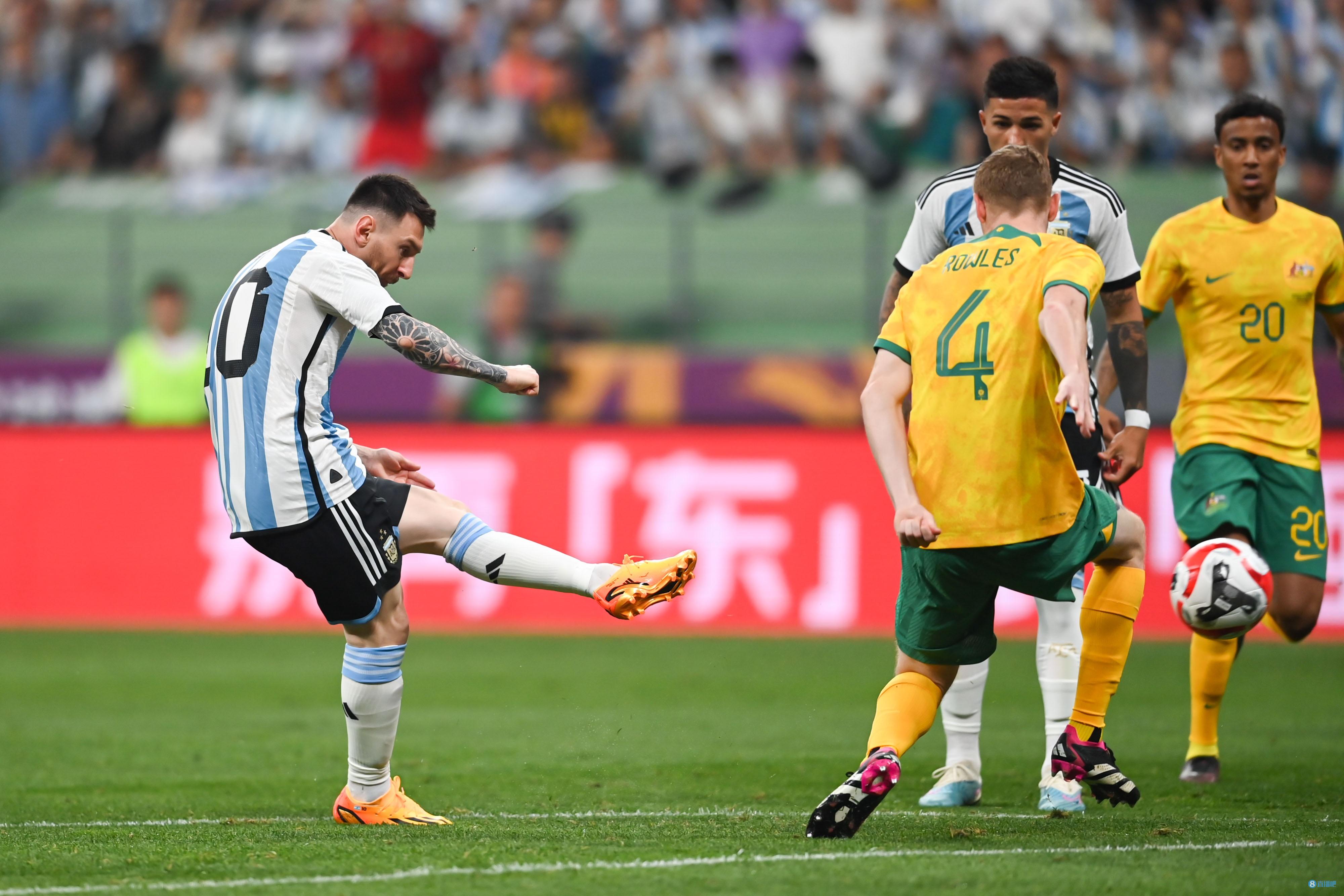 爱游戏-梅西迎来三赛季出色发挥，皇家马德里观众热烈欢呼！赛场气氛高涨(九歌原文及翻译全文)