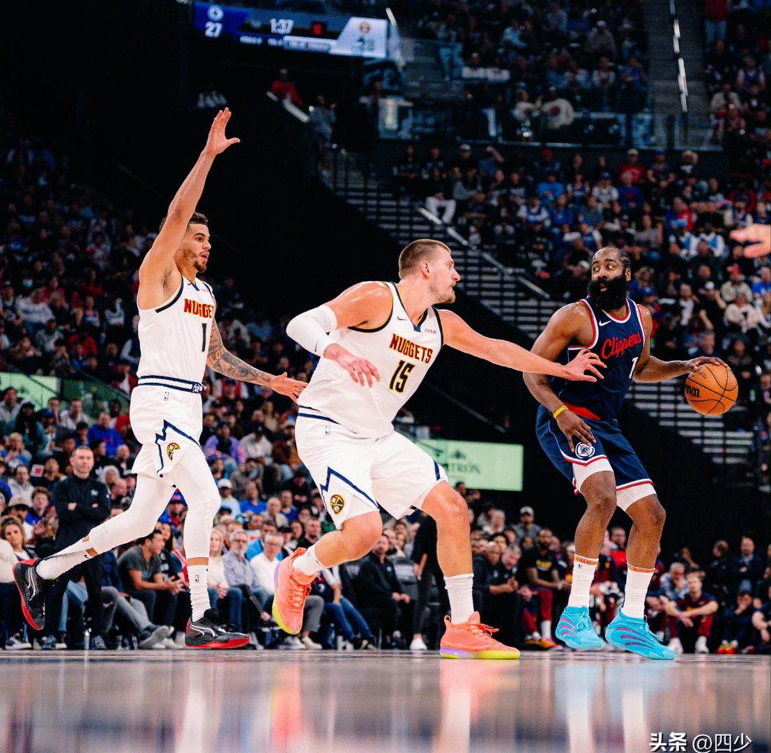 AYX-哈登与40激战TL分钟，比赛规则变更胜负难料！，Rookie焦点对战赢得满堂喝彩的简单介绍