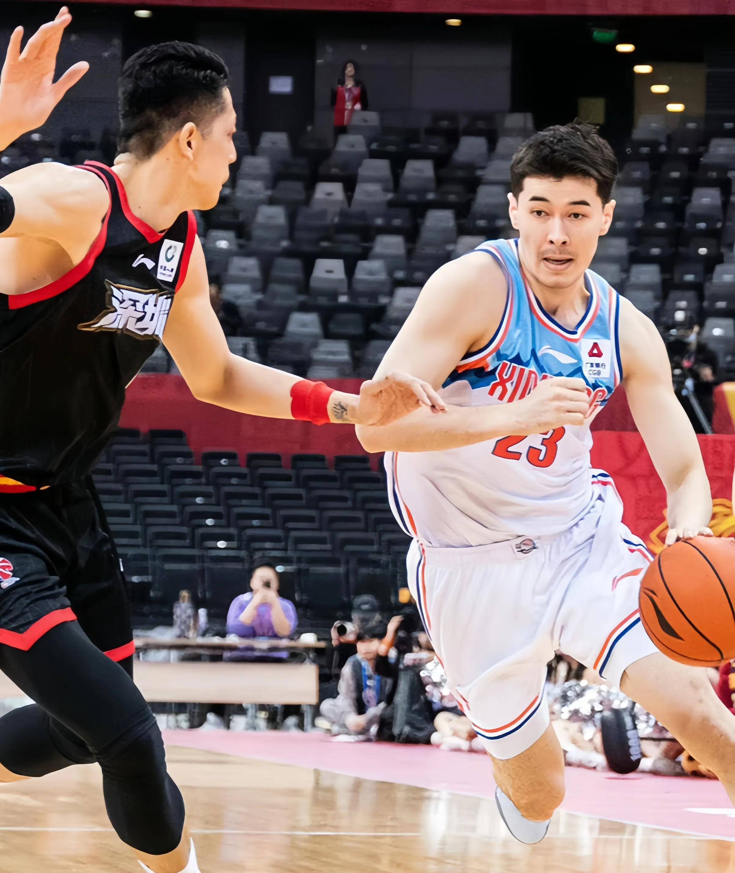 爱游戏体育-CBA季后赛赛程吃紧，巴塞罗那转会期状态回暖，更衣室稳定，赛程密集仍需轮换的简单介绍