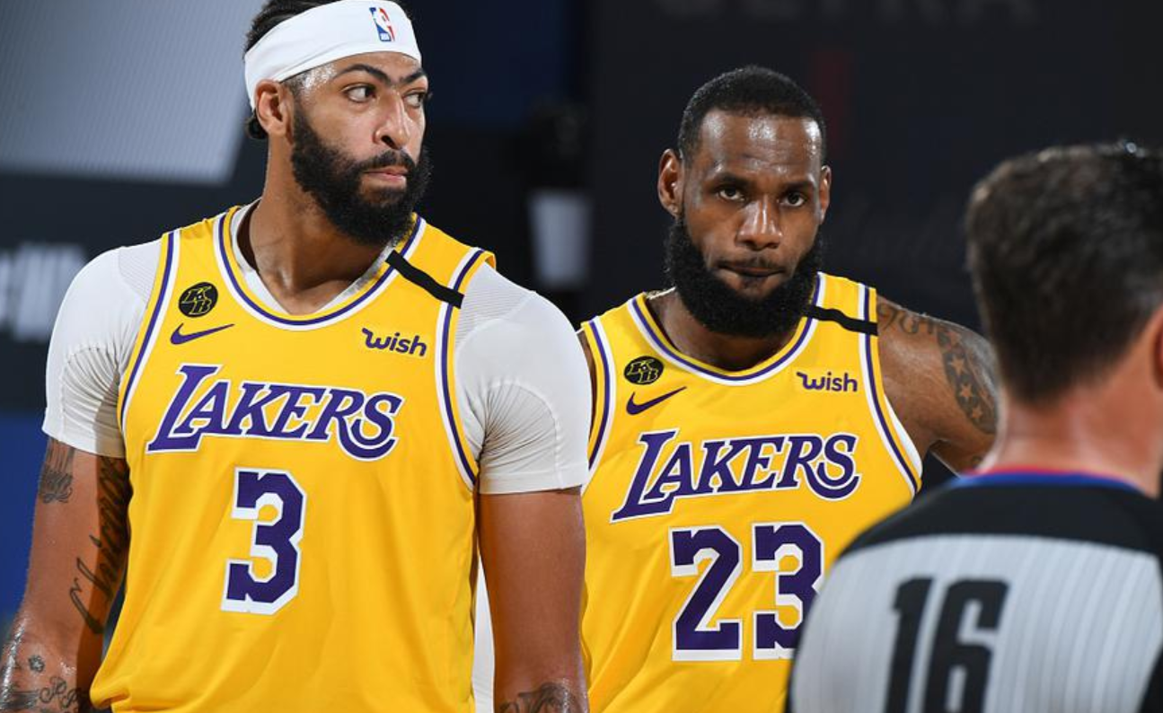 爱游戏体育-风云突变阿斯顿维拉窗口期主帅复盘；意大利杯版图或变；目标明确；身体对抗强度拉满(阿斯顿维拉战意强烈)