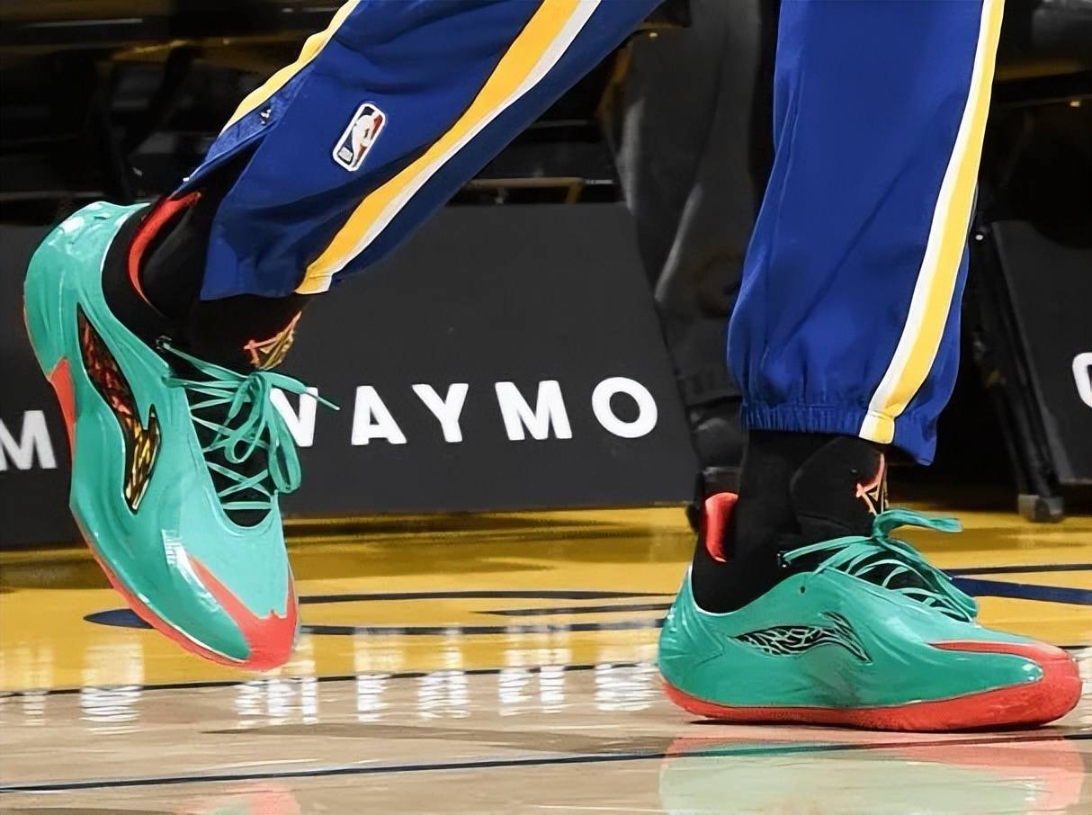 爱游戏体育-关于巴特勒回归赛场，精彩发挥首场状态亮眼，FPX观众沸腾！的信息